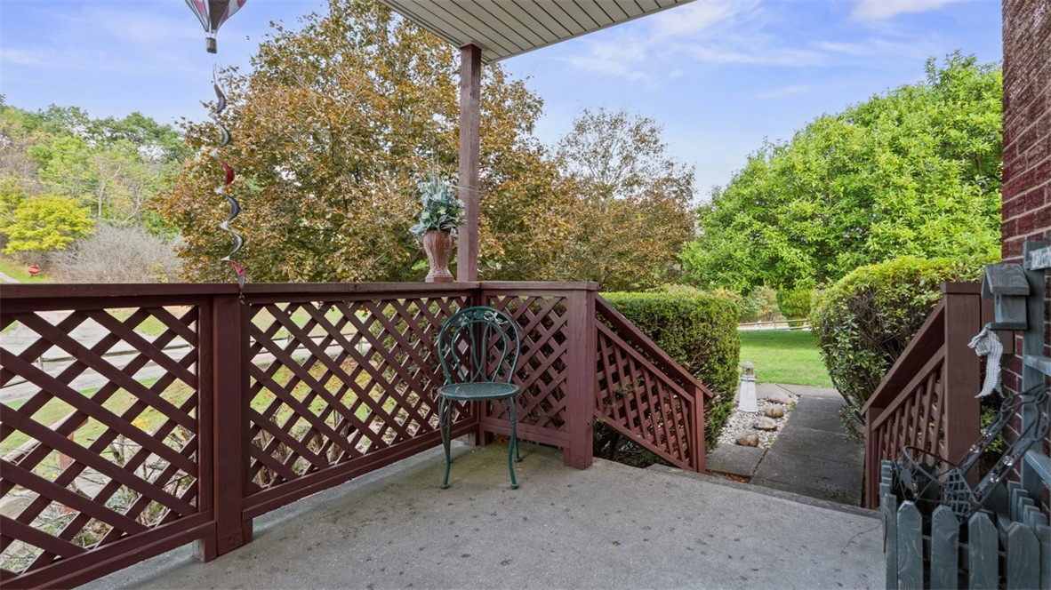 13 Deer Hollow Ln