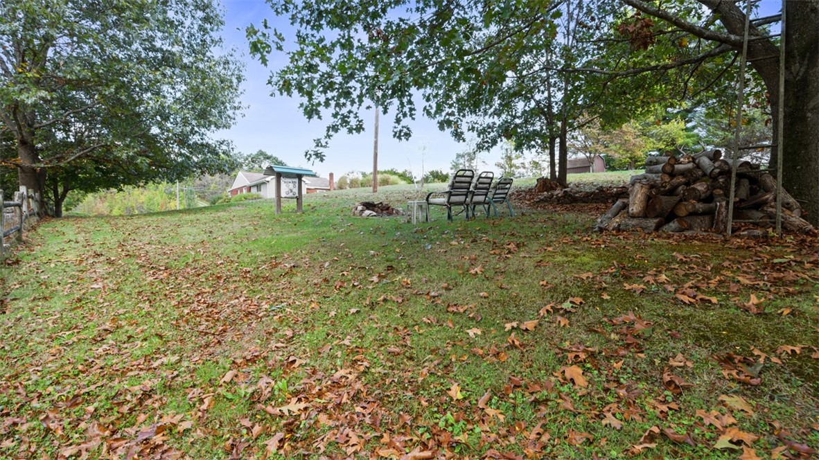 13 Deer Hollow Ln