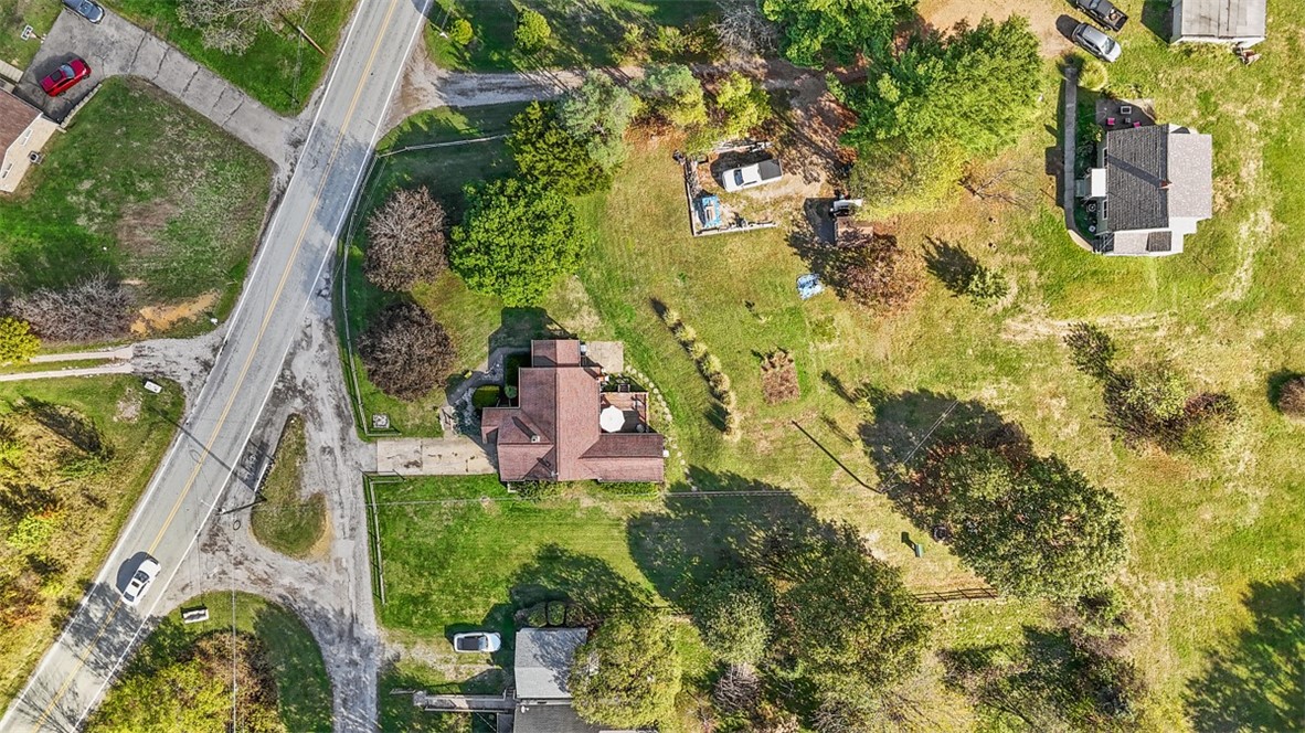 13 Deer Hollow Ln
