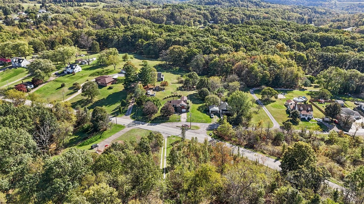 13 Deer Hollow Ln