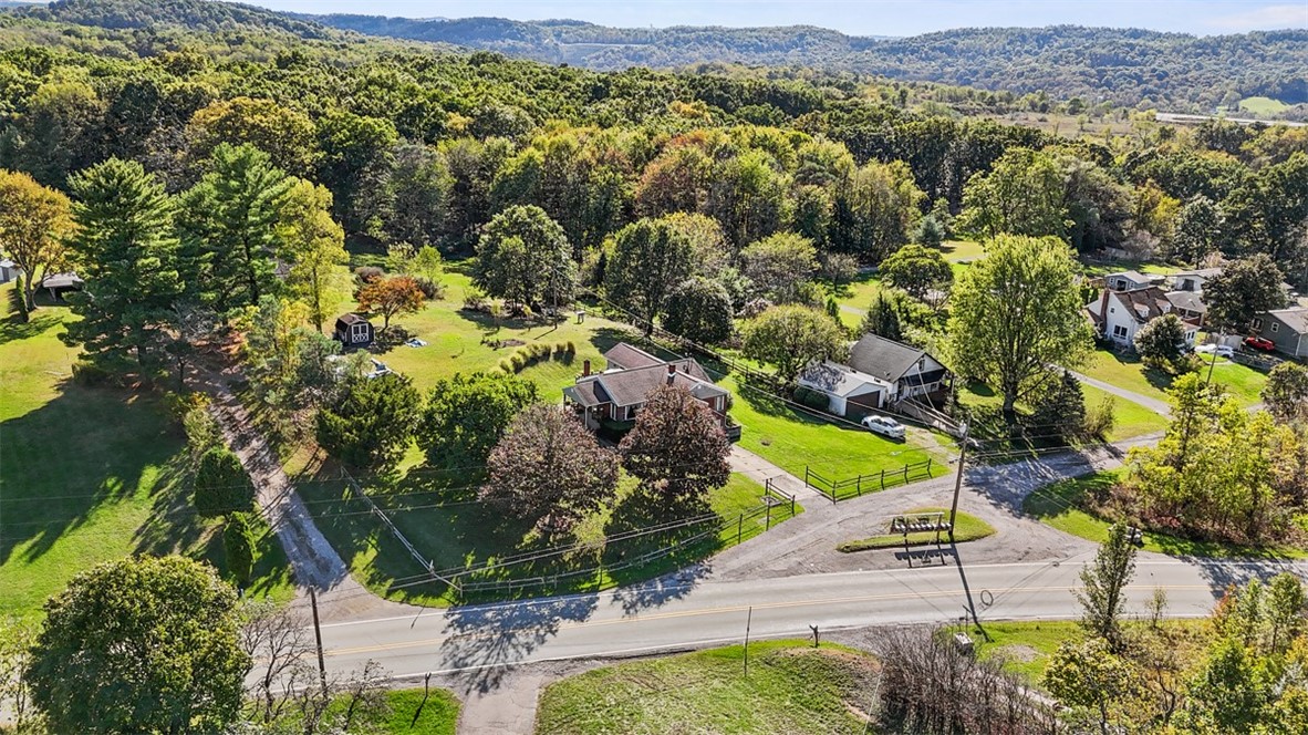 13 Deer Hollow Ln