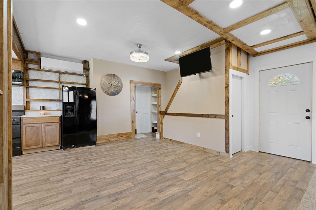 214 Wood St