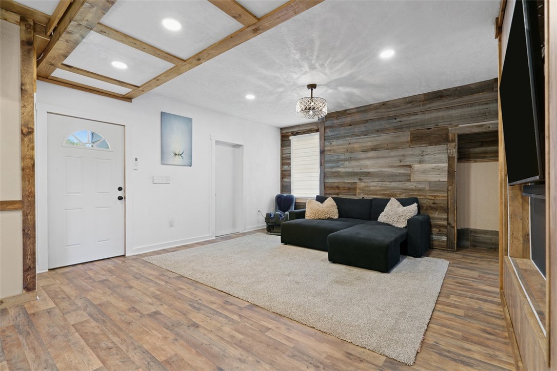 214 Wood St