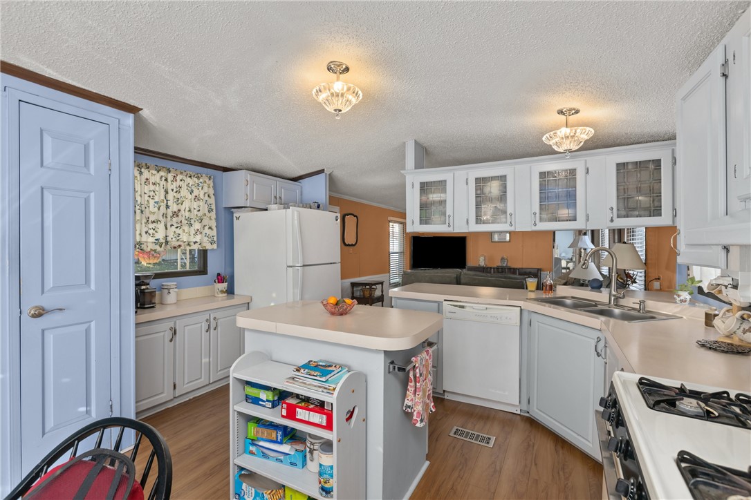 424 Perry Cir
