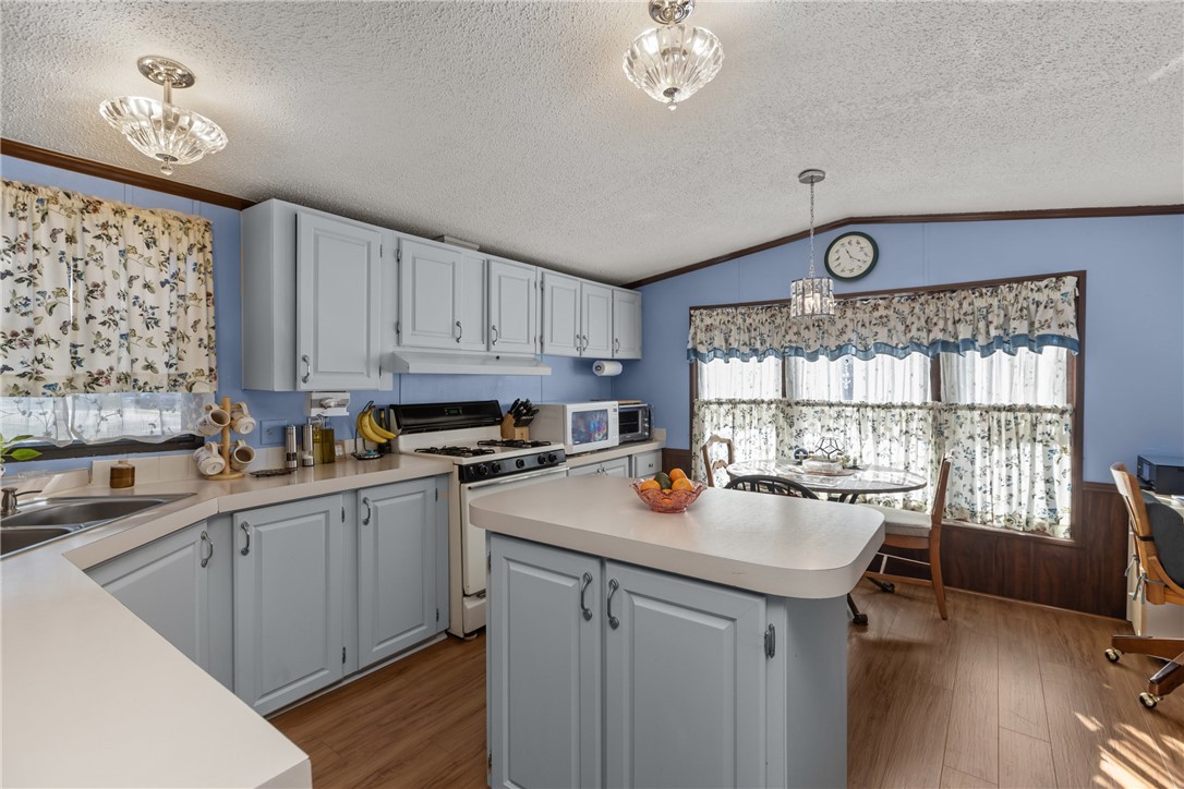 424 Perry Cir