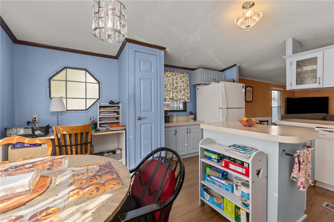 424 Perry Cir