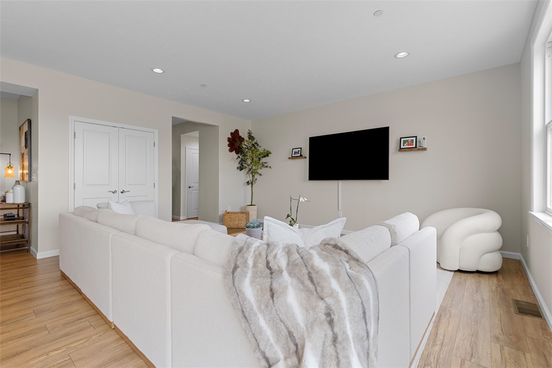 403 Walnut Ct