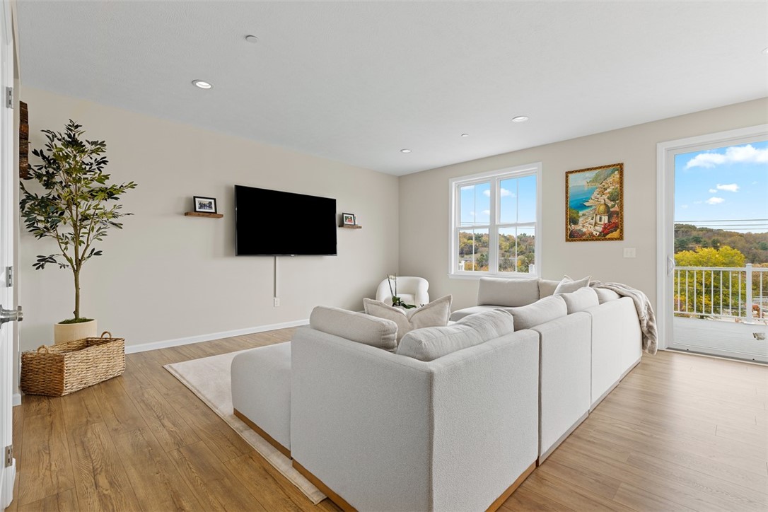 403 Walnut Ct