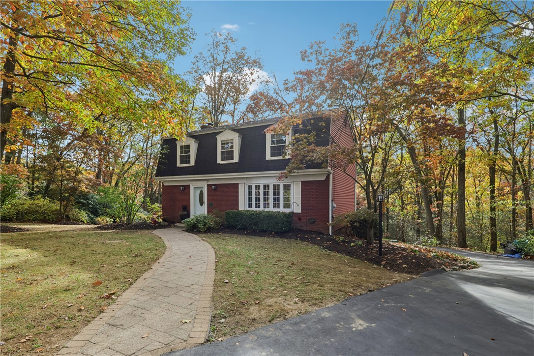 114 Heath Dr