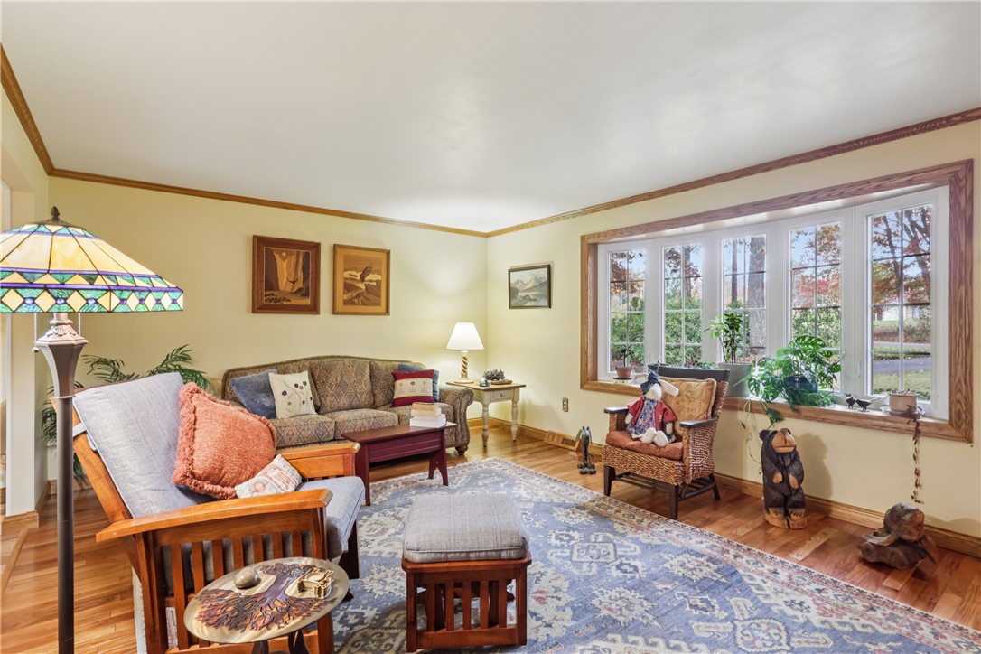 114 Heath Dr