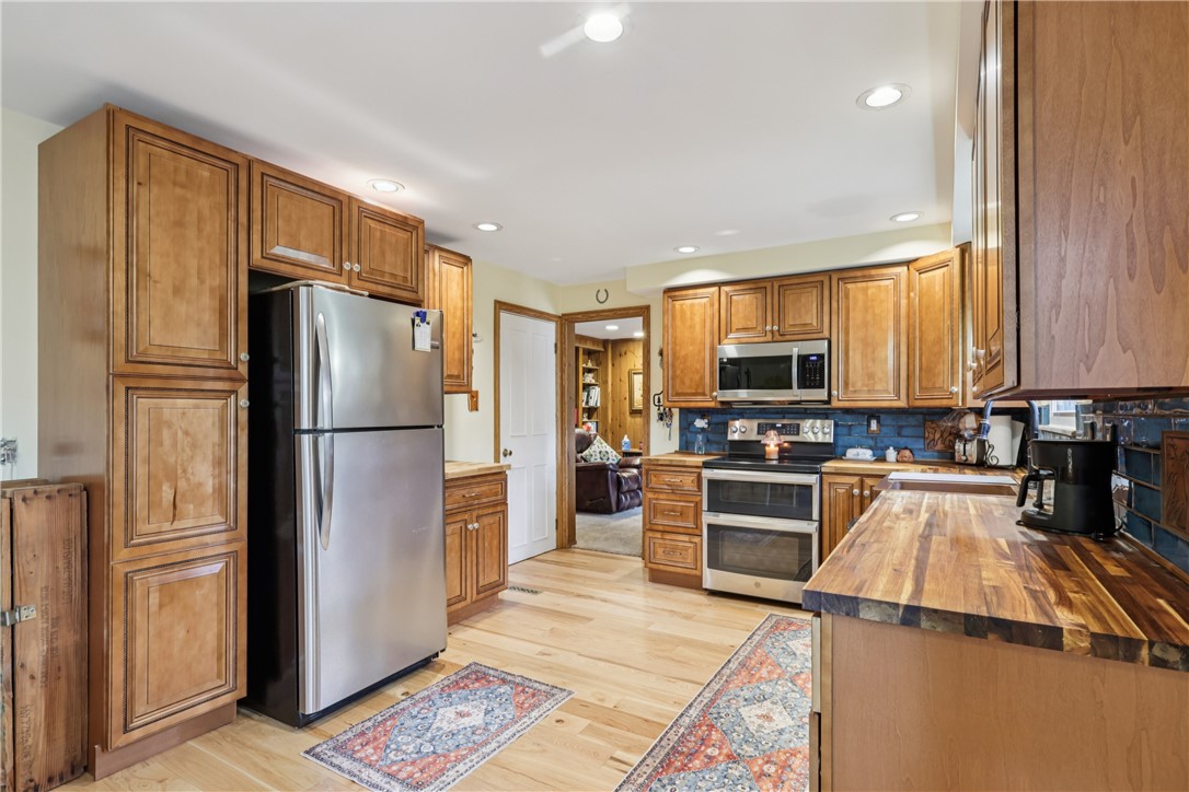 114 Heath Dr