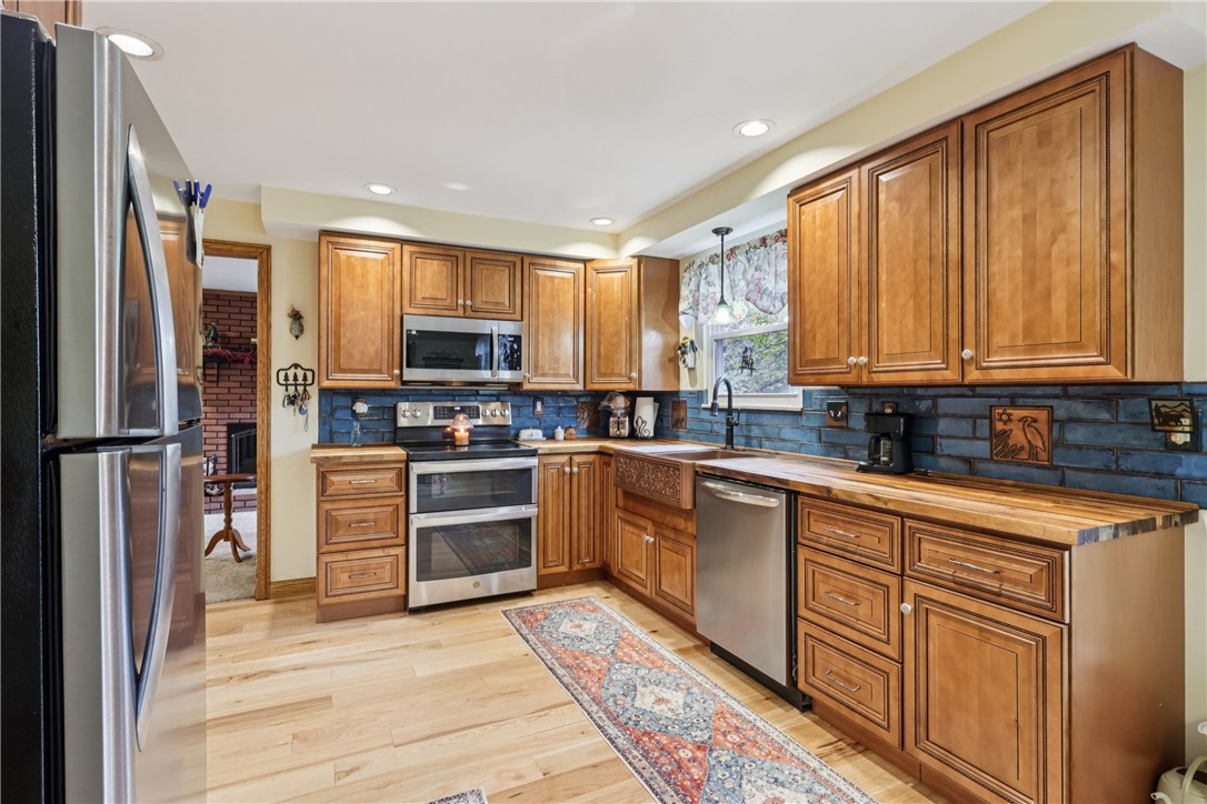 114 Heath Dr