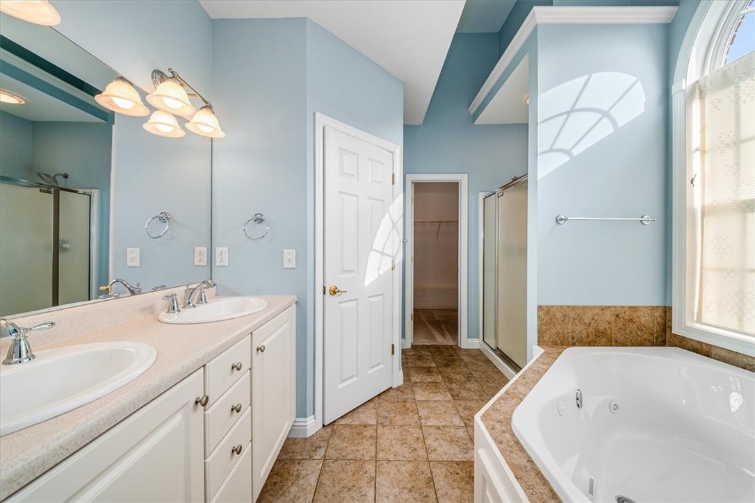 507 E Vanderbilt Dr