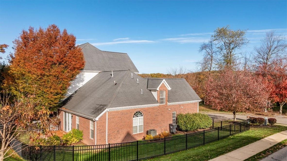 507 E Vanderbilt Dr