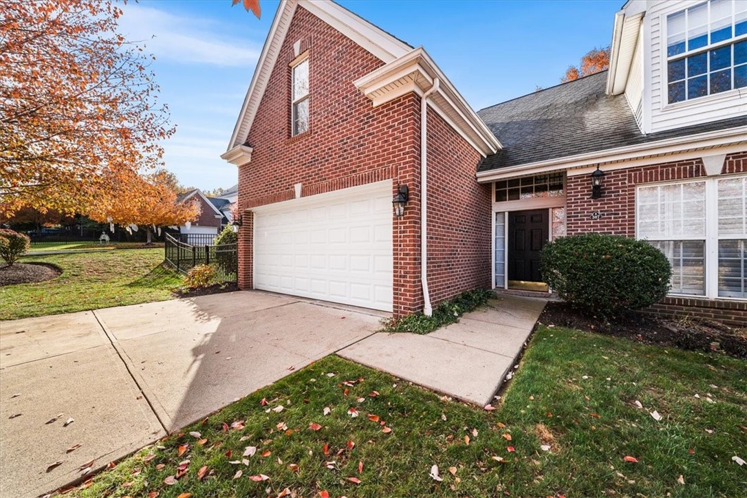 507 E Vanderbilt Dr