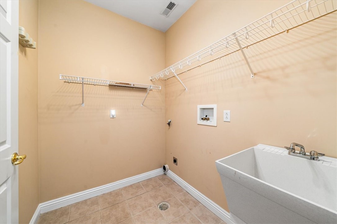 507 E Vanderbilt Dr