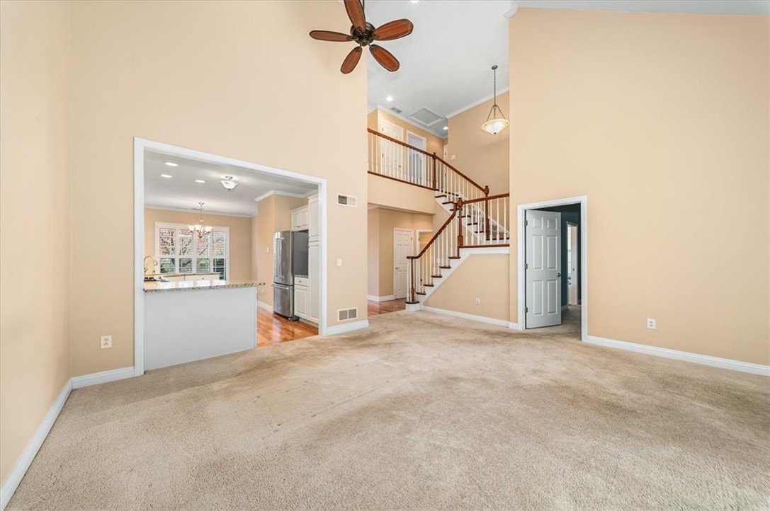 507 E Vanderbilt Dr