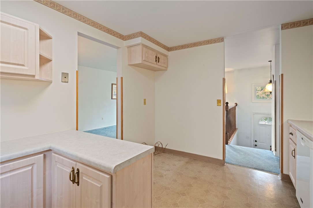 2016 Pembrook Dr