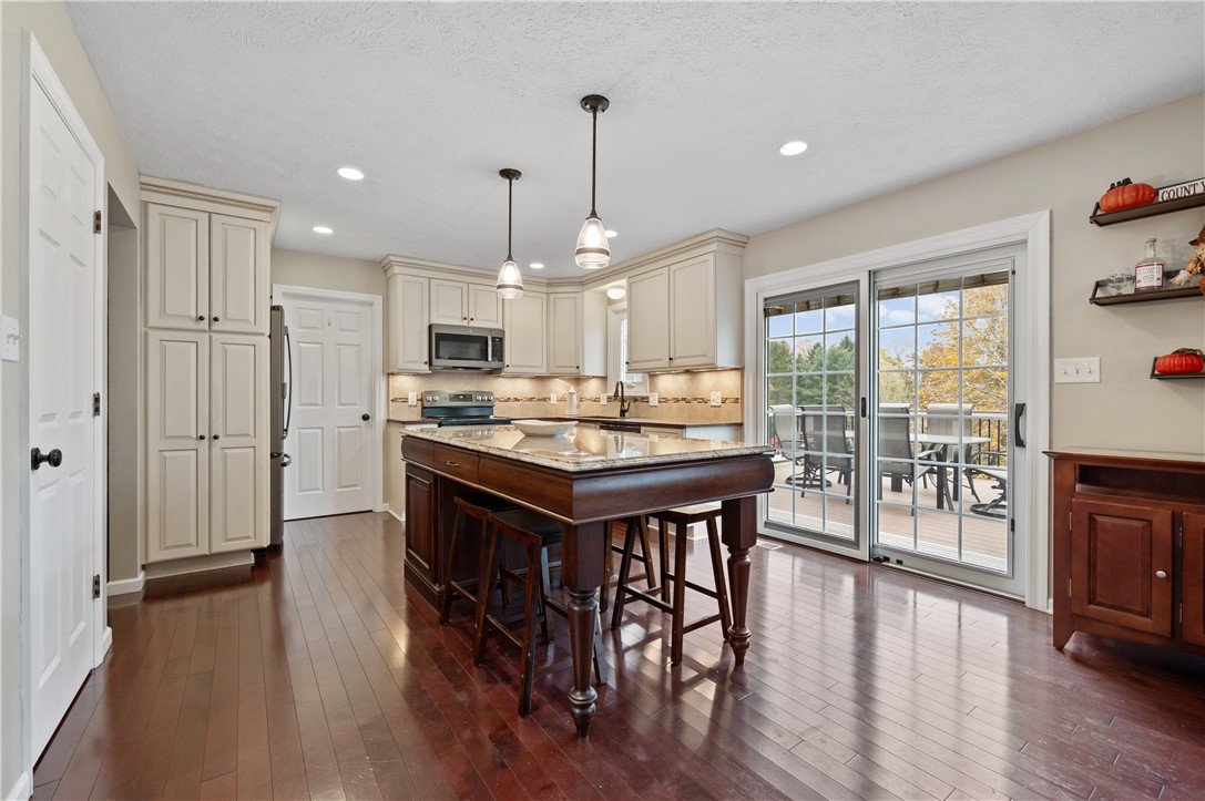 1245 Woodhill Dr