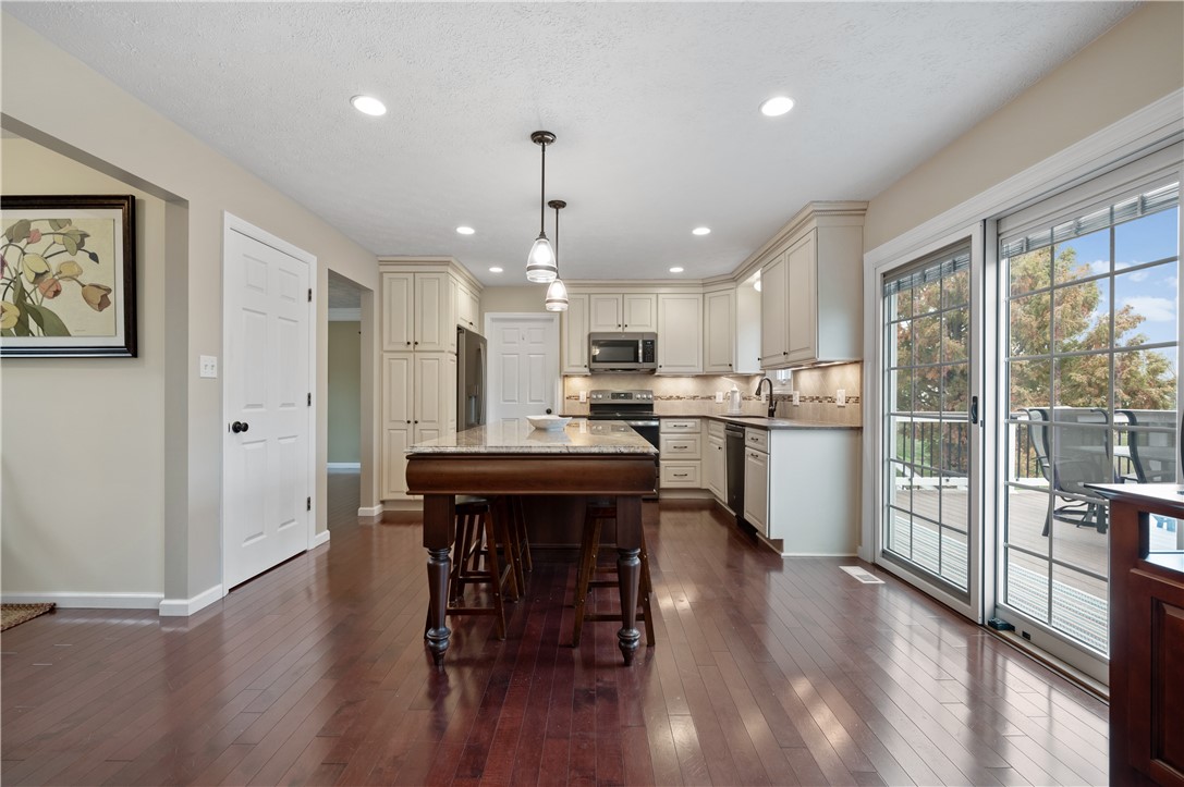 1245 Woodhill Dr
