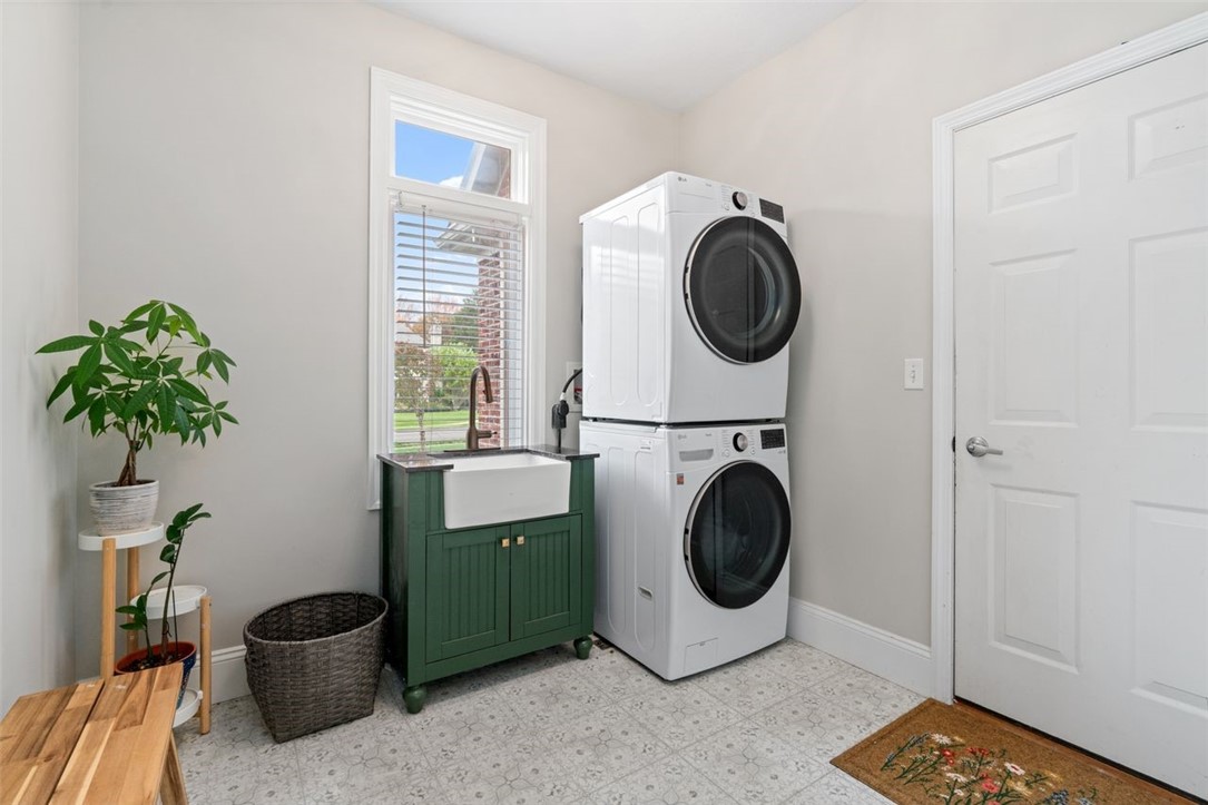 1004 Amy Place