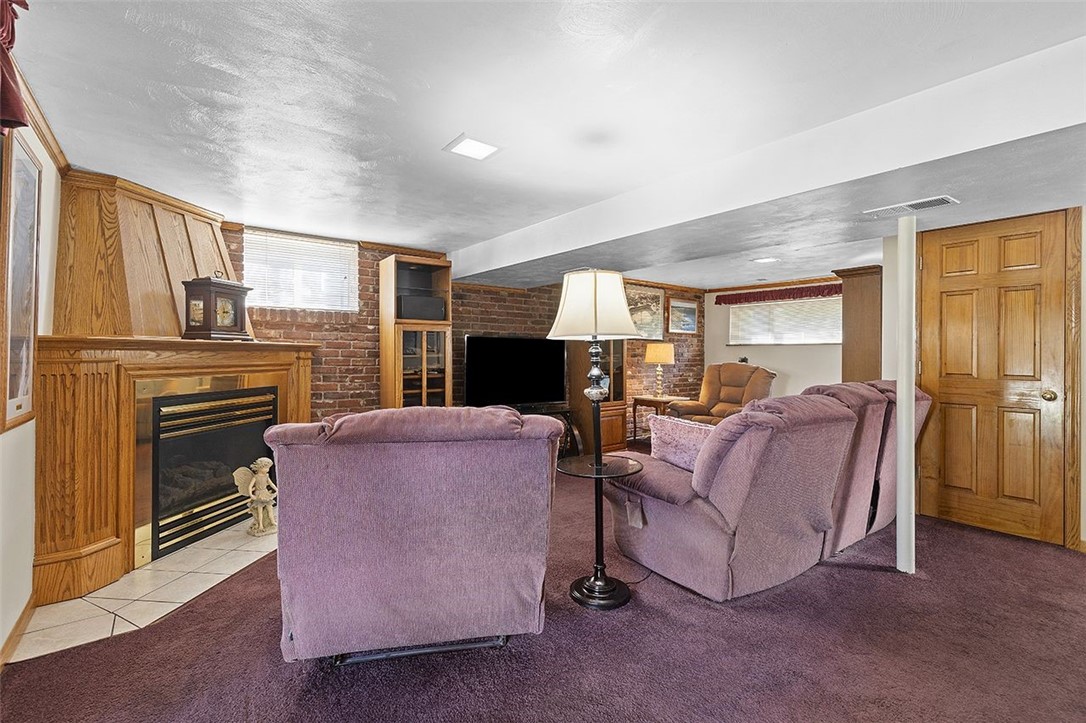 801 Redstone Dr