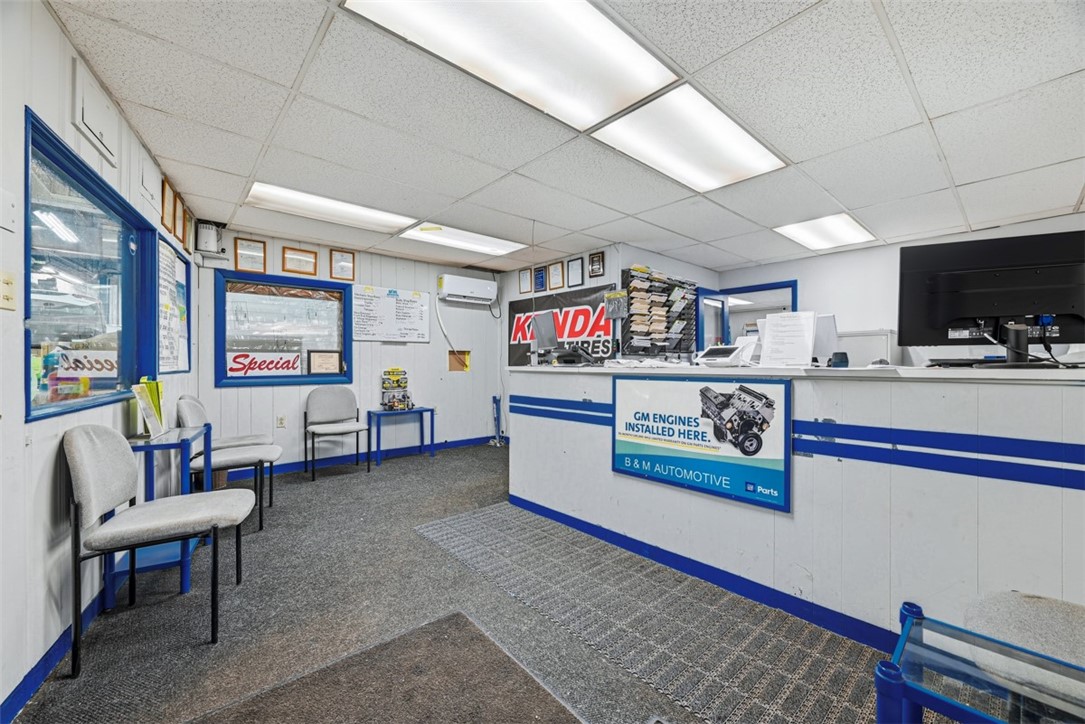4301 Main St