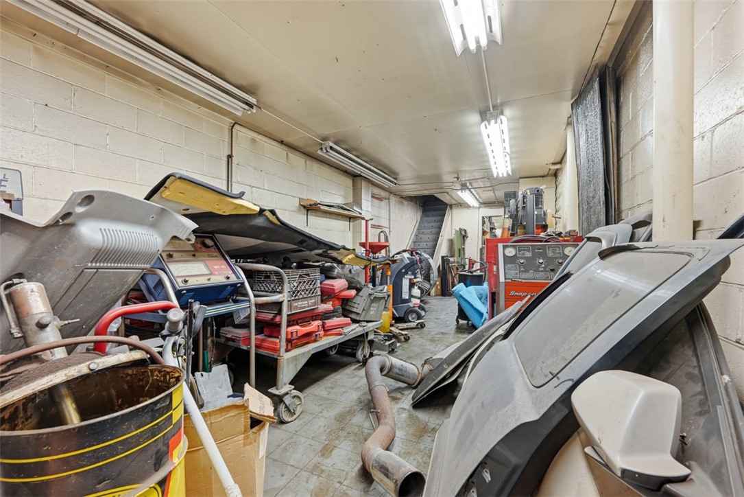 4301 Main St