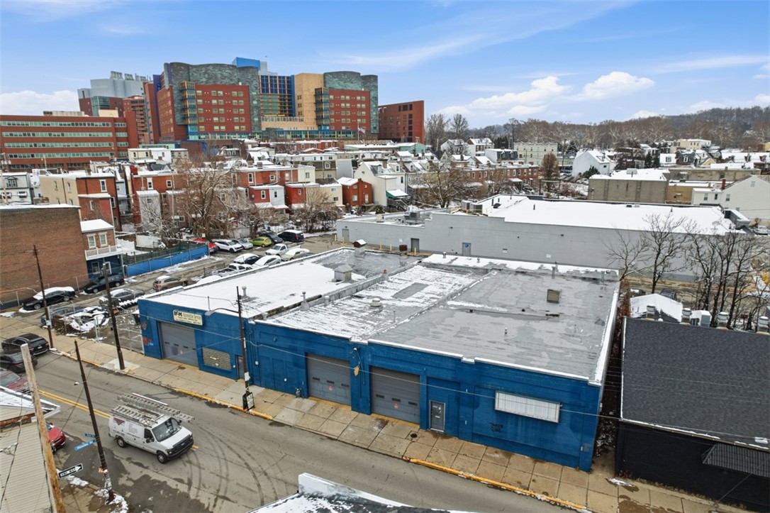 4301 Main St