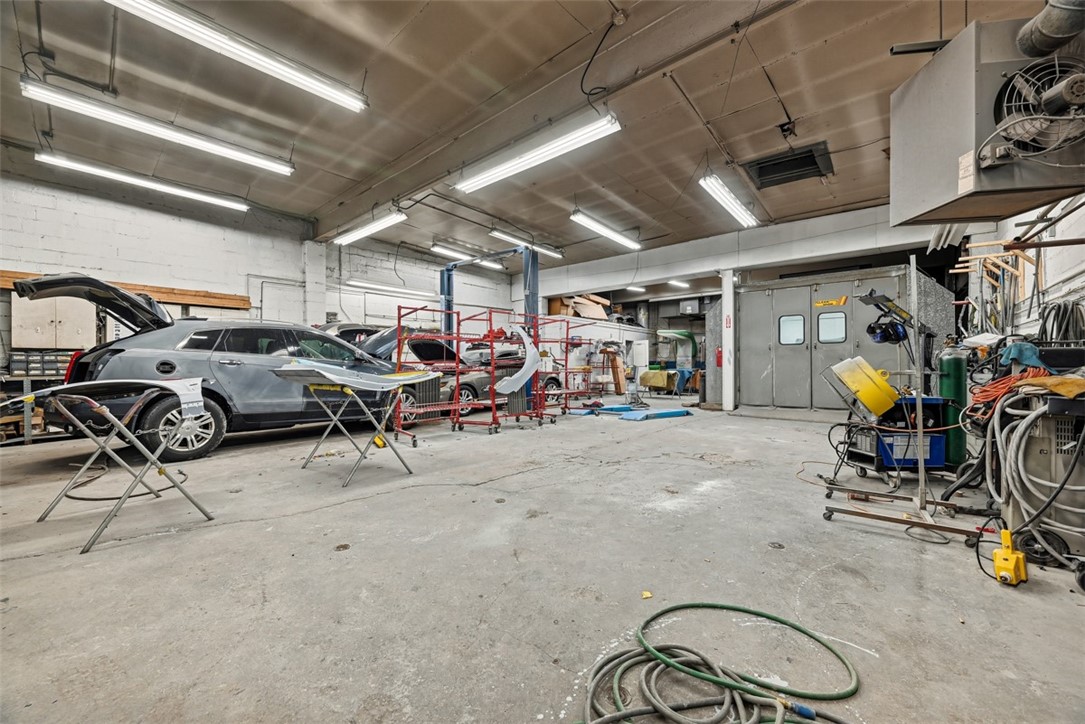 4301 Main St