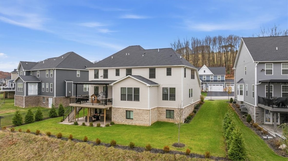 321 Crest Ln