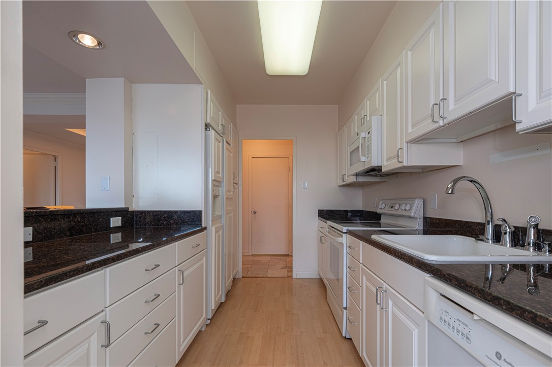 320 Fort Duquesne Blvd 14F