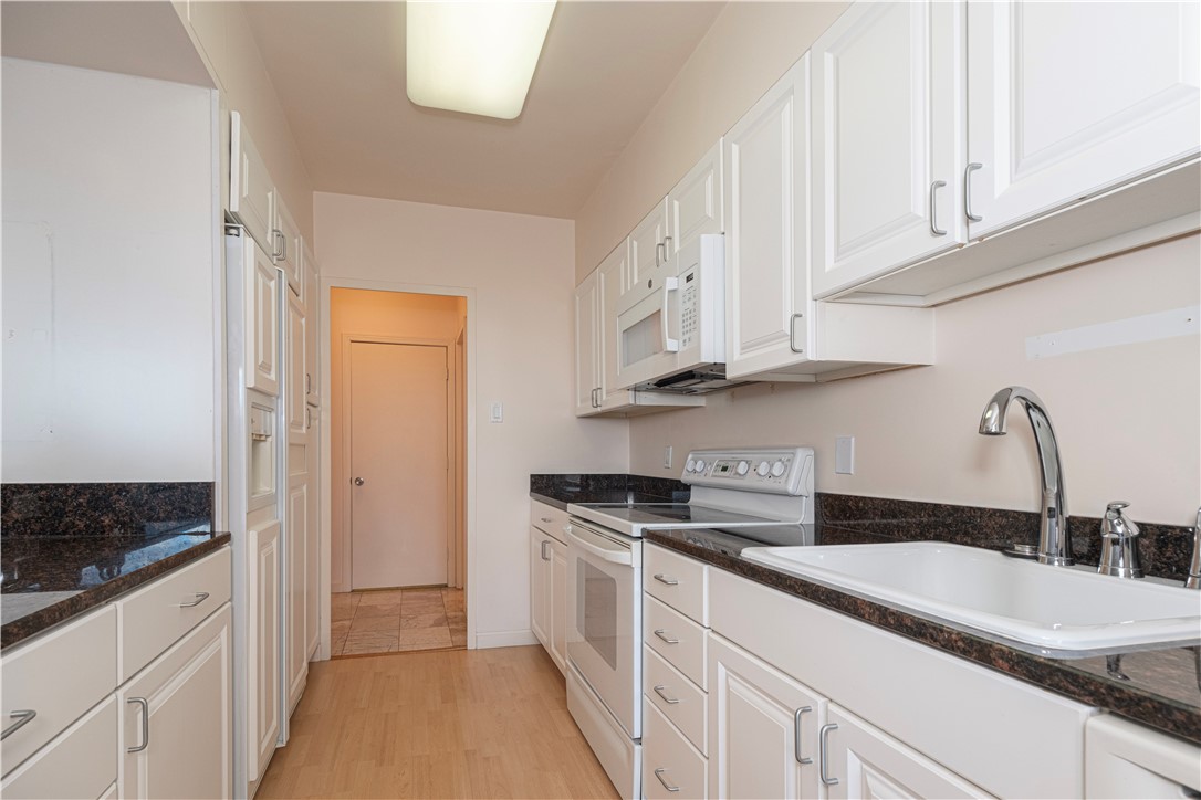 320 Fort Duquesne Blvd 14F