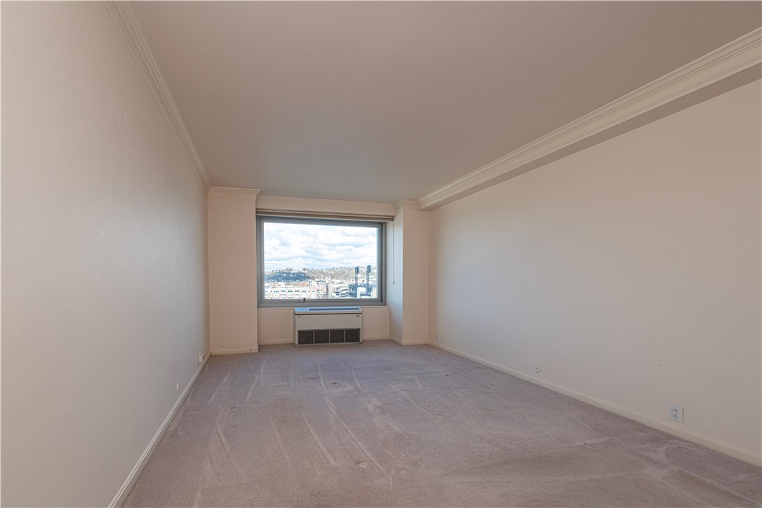 320 Fort Duquesne Blvd 14F