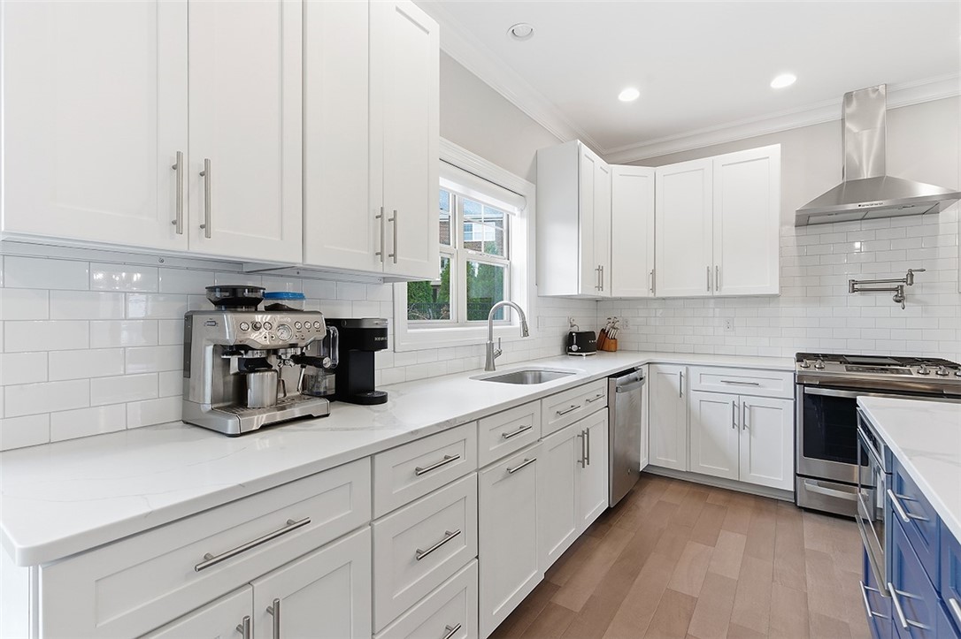 1010 Colony Dr