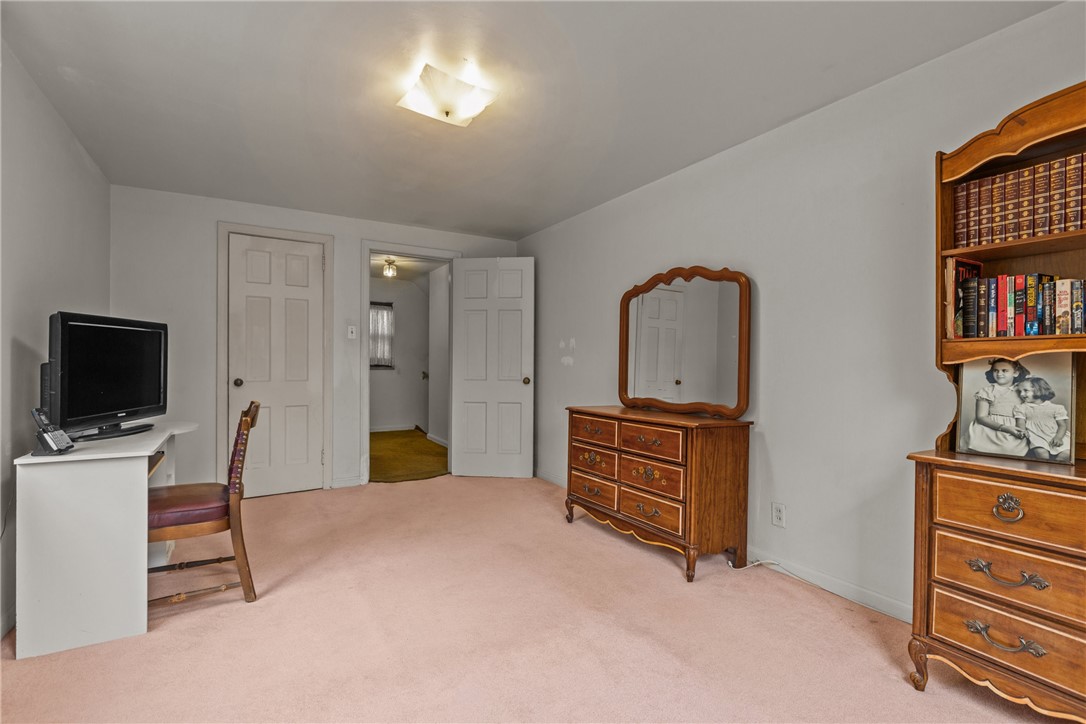 770 Country Club Dr