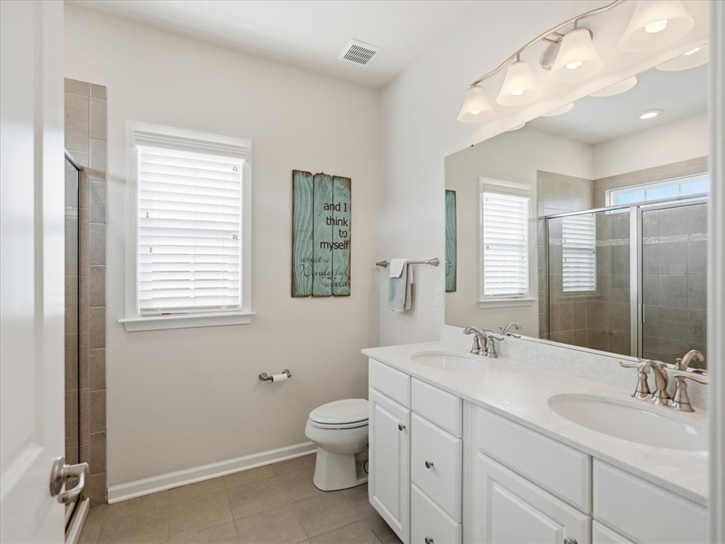 828 Oneida Cir