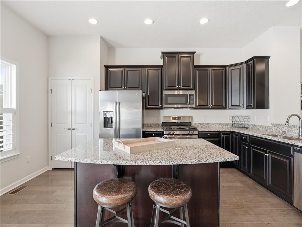 828 Oneida Cir