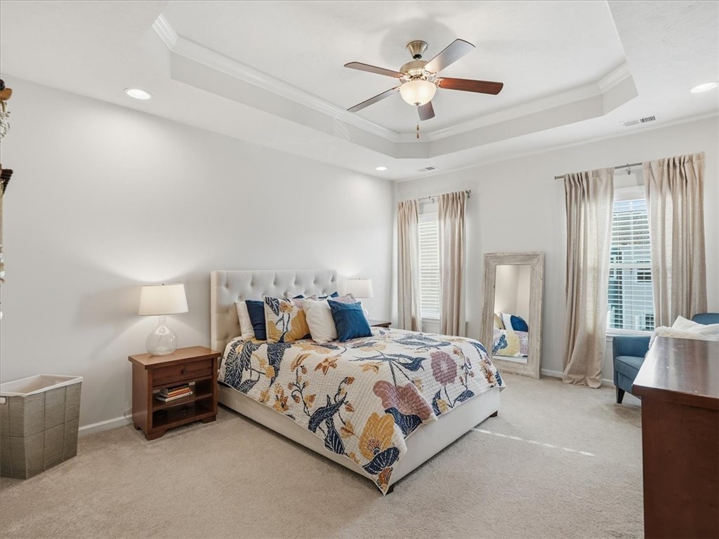 828 Oneida Cir