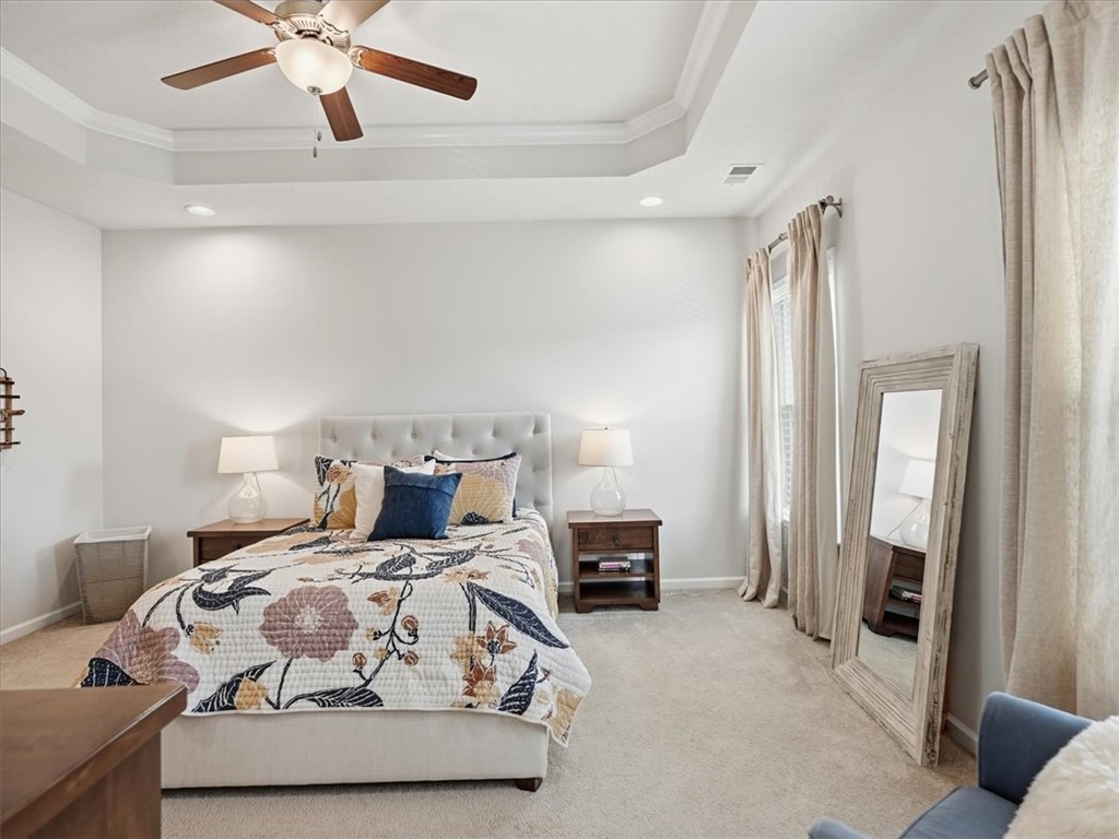 828 Oneida Cir