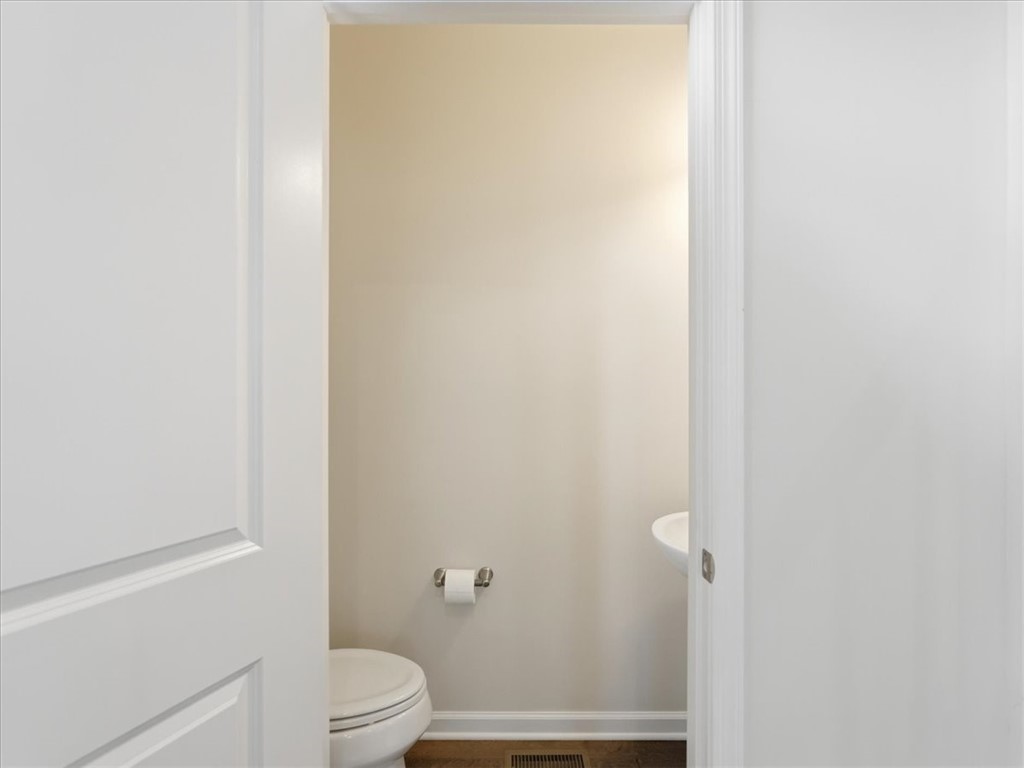 828 Oneida Cir