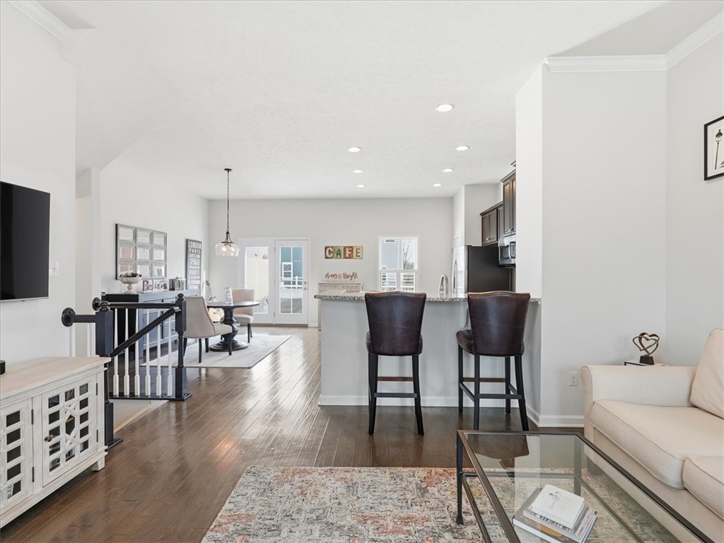 828 Oneida Cir