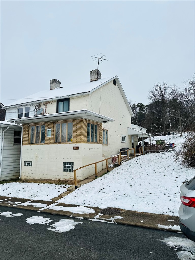 123 Pine St