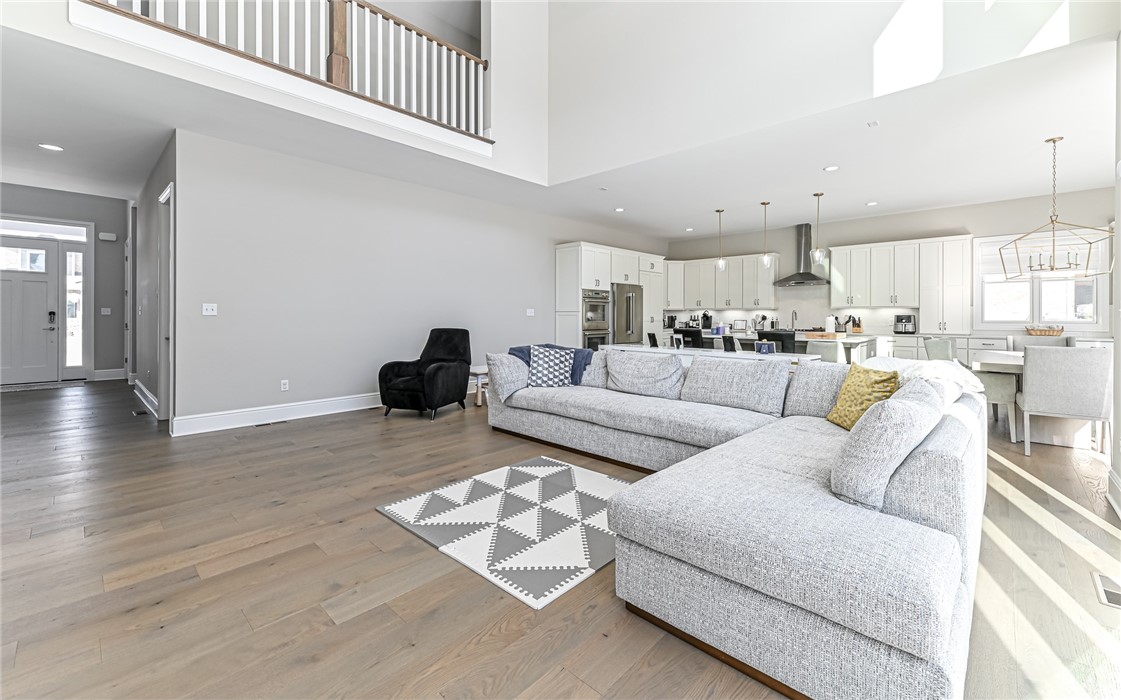 307 Azalea Ln