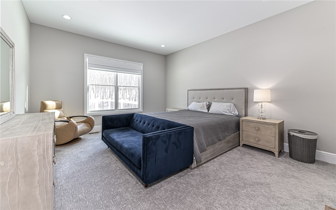 307 Azalea Ln