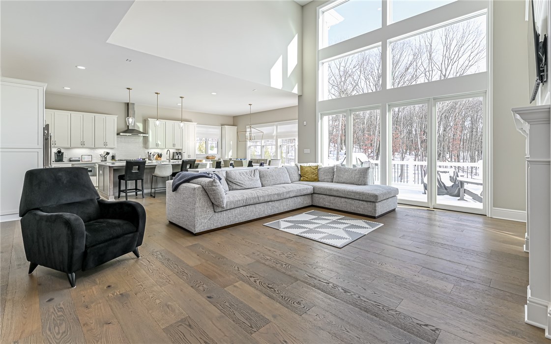 307 Azalea Ln