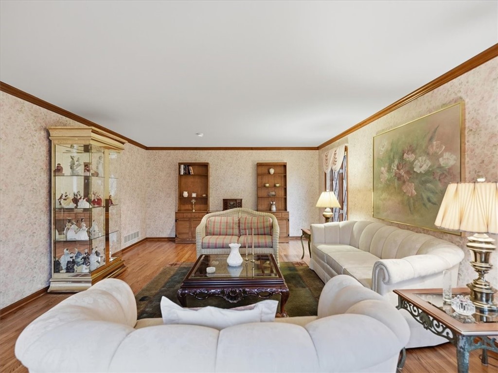 1500 Fox Chase Dr