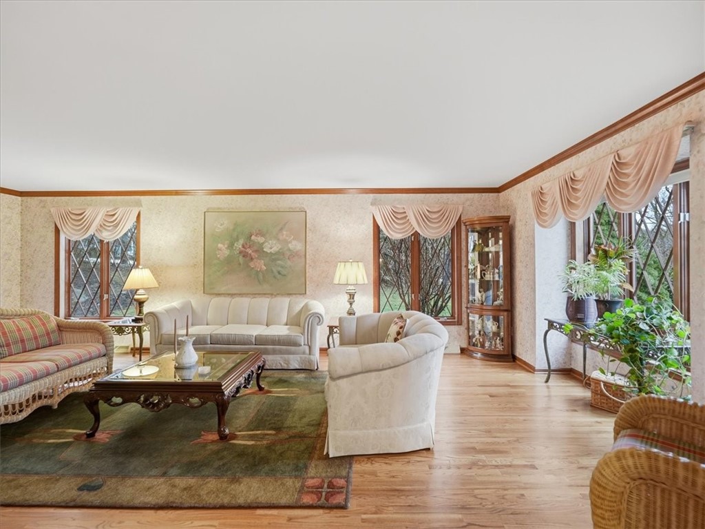 1500 Fox Chase Dr