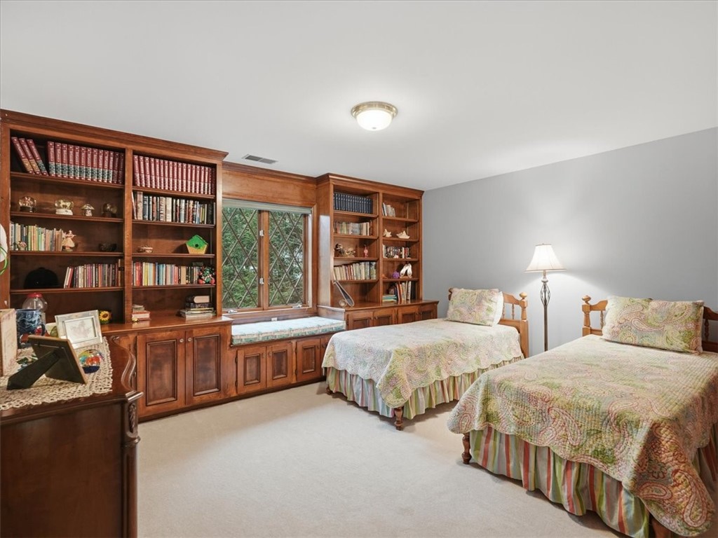 1500 Fox Chase Dr