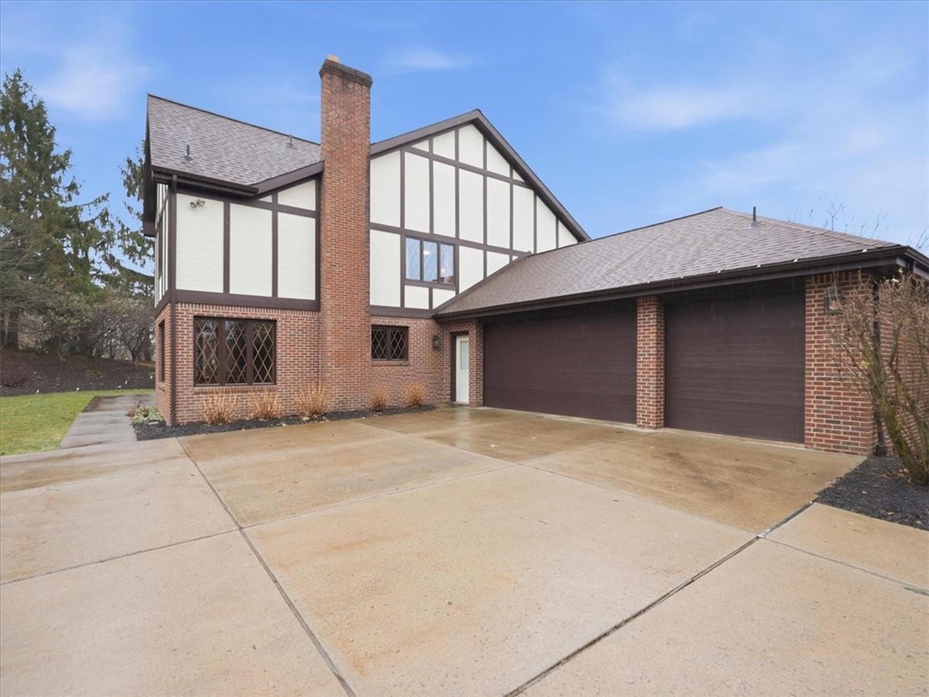 1500 Fox Chase Dr